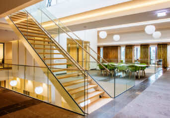 QbiQ iQ VIEW Y-Line balustrades van glas